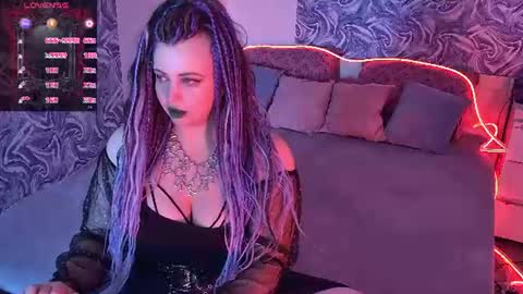 Snapshot of maya_mils chatting on 07/22/26, 01:08 Maya Mils online show from 07/22/26, 01:08