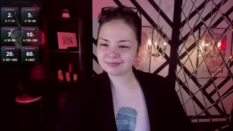 Woman online show from 12/25/24, 11:54