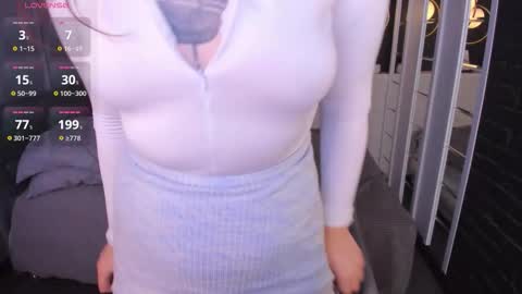 Woman online show from 11/16/25, 02:22