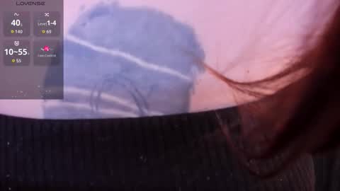 Woman online show from 11/27/25, 02:19