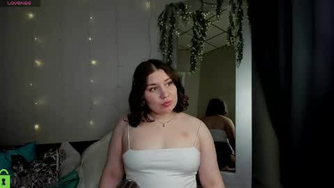 Snapshot of maya_raay chatting on 05/18/26, 01:02 Maya online show from 05/18/26, 01:02