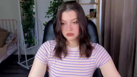 Snapshot of mayaamimi chatting on 06/01/26, 01:29 Mimi online show from 06/01/26, 01:29