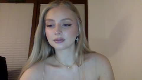 Snapshot of mayaflirt chatting on 03/15/26, 04:57 mayaflirt online show from 03/15/26, 04:57