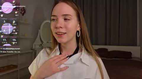 Snapshot of mayagreet chatting on 11/07/25, 08:42 My name is Kara online show from 11/07/25, 08:42