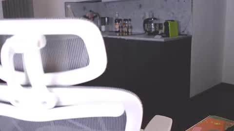 mayaik online show from 10/23/25, 04:50