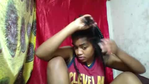 Snapshot of mayajadorelie chatting on 11/18/25, 06:12 charlesia online show from 11/18/25, 06:12