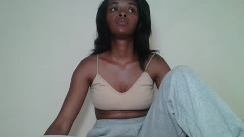 Snapshot of mayalabelle chatting on 11/07/25, 09:42 mayalabelle online show from 11/07/25, 09:42