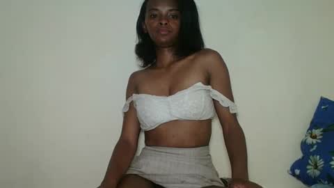 Snapshot of mayalabelle chatting on 11/09/25, 04:05 mayalabelle online show from 11/09/25, 04:05