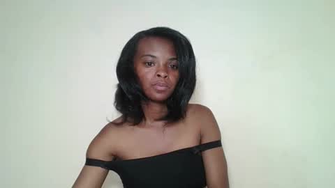 Snapshot of mayalabelle chatting on 11/12/25, 10:04 mayalabelle online show from 11/12/25, 10:04