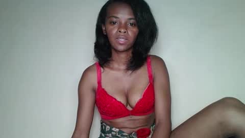 Snapshot of mayalabelle chatting on 11/16/25, 07:08 mayalabelle online show from 11/16/25, 07:08