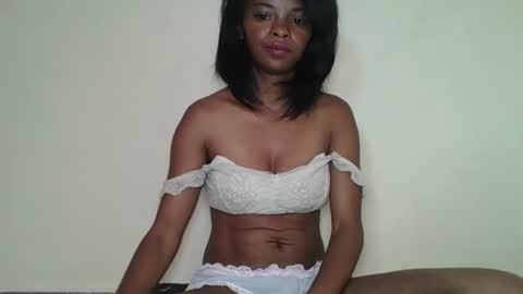 Snapshot of mayalabelle chatting on 11/20/25, 05:18 mayalabelle online show from 11/20/25, 05:18