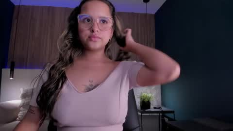 mayalee_ online show from 05/15/26, 01:07