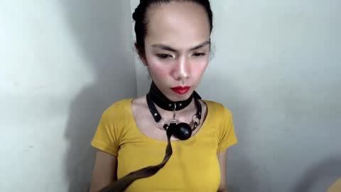 Snapshot of mayamint chatting on 10/15/25, 12:00 mayamint online show from 10/15/25, 12:00