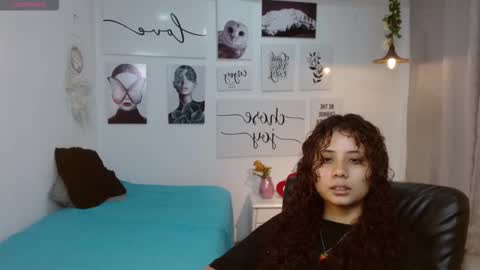 Maya online show from 09/11/25, 11:54