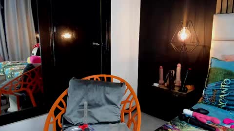 Nicolle Ruselle   Hello my lovely  schedule for great fun from  630 am and end 800 pm Colombian time I wait for you online show from 02/10/25, 03:42