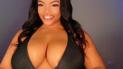 Snapshot of maybabi chatting on 12/13/25, 10:15 MayBabi online show from 12/13/25, 10:15