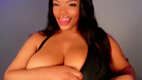 Snapshot of maybabi chatting on 12/18/25, 04:24 MayBabi online show from 12/18/25, 04:24