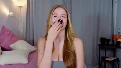 Snapshot of maybaybe chatting on 11/05/25, 04:07 Alice online show from 11/05/25, 04:07