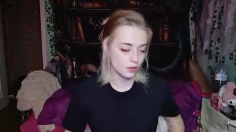 maybe_yours333 online show from 07/29/26, 12:58