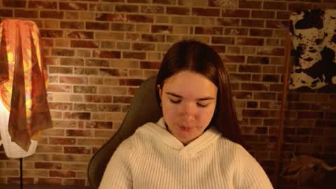 maybloom_ online show from 12/02/25, 05:02