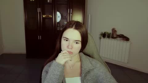 maybloom_ online show from 12/05/25, 05:16