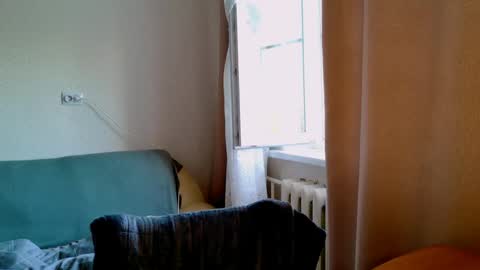 maybloom_ online show from 05/15/26, 05:14
