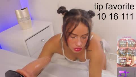 Snapshot of maye_u chatting on 11/23/25, 02:33 maye online show from 11/23/25, 02:33