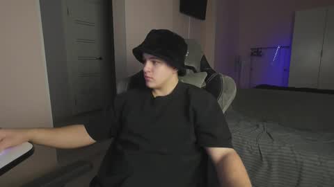 Snapshot of maygly chatting on 12/01/25, 05:56 Slava and Alextatto online show from 12/01/25, 05:56