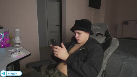 Snapshot of maygly chatting on 12/03/25, 03:10 Slava and Alextatto online show from 12/03/25, 03:10