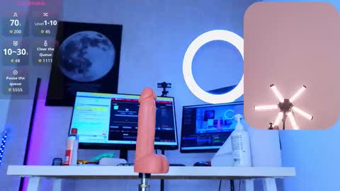 Snapshot of maykka chatting on 10/12/25, 12:20 Mayka online show from 10/12/25, 12:20