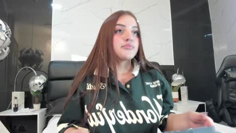 Maylin online show from 02/09/25, 03:53