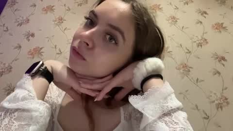 Snapshot of maypakele chatting on 06/03/26, 02:33 Lily online show from 06/03/26, 02:33