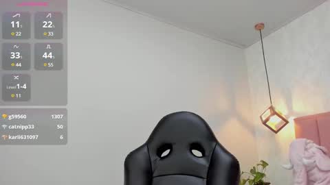 Snapshot of mayroberts chatting on 01/11/25, 03:20 MAY online show from 01/11/25, 03:20