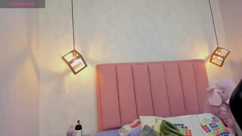 Snapshot of mayroberts chatting on 02/10/25, 12:18 MAY online show from 02/10/25, 12:18