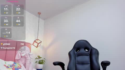 Snapshot of mayroberts chatting on 02/14/25, 05:03 MAY online show from 02/14/25, 05:03