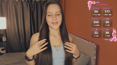 Snapshot of maysday chatting on 11/27/25, 01:46 May online show from 11/27/25, 01:46