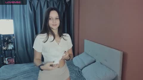 Snapshot of maysday chatting on 12/18/25, 06:36 May online show from 12/18/25, 06:36