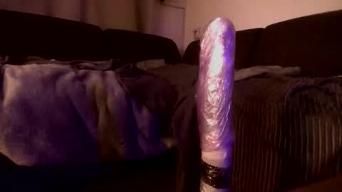 Snapshot of mazebee chatting on 12/19/25, 02:07 moimaze online show from 12/19/25, 02:07