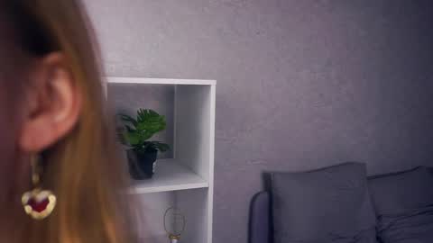 Mary  online show from 11/18/25, 06:51