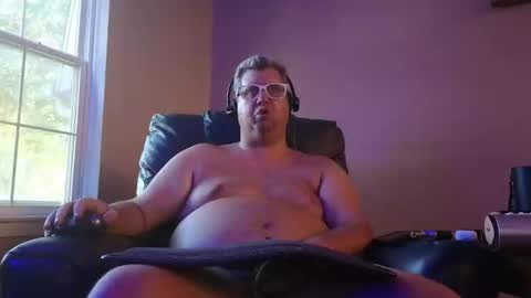 Snapshot of mckhero chatting on 09/15/25, 10:54 Sean online show from 09/15/25, 10:54