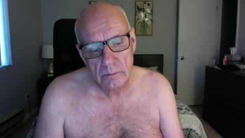 Snapshot of mclis60 chatting on 10/09/25, 10:30 mclis60 online show from 10/09/25, 10:30