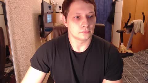 Snapshot of mclovi19 chatting on 12/22/24, 11:00 mclovi19 online show from 12/22/24, 11:00