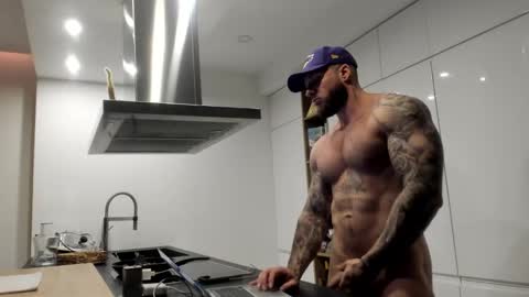 Snapshot of mealphamale chatting on 12/10/24, 03:12 Alpha Male online show from 12/10/24, 03:12