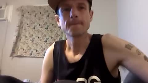 Snapshot of meanfinger chatting on 03/06/26, 03:25 Jizzy online show from 03/06/26, 03:25