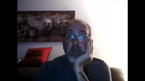 me at home online show from 09/12/25, 01:38