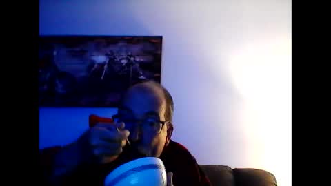 Snapshot of meathome3 chatting on 12/17/25, 11:05 me at home online show from 12/17/25, 11:05