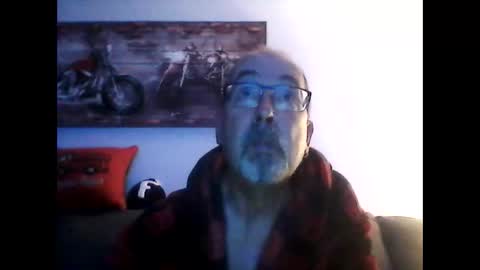 Snapshot of meathome3 chatting on 01/06/26, 11:03 me at home online show from 01/06/26, 11:03