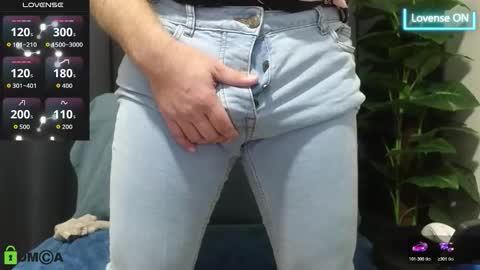 Meaty Roll online show from 10/28/25, 06:39