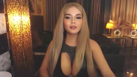 Snapshot of meatyhorsecocktrans chatting on 10/11/25, 04:05 meatyhorsecocktrans online show from 10/11/25, 04:05