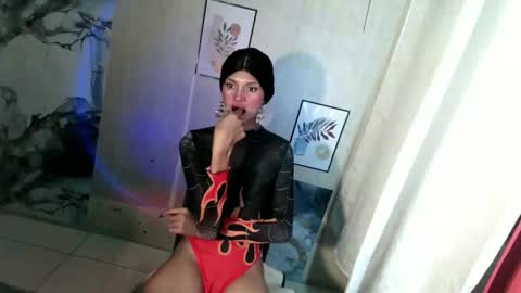 Snapshot of meaxox1 chatting on 04/23/26, 12:29 mea online show from 04/23/26, 12:29